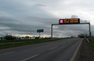 Painéis de mensagens Variadas Imply garantem mais segurança para motoristas